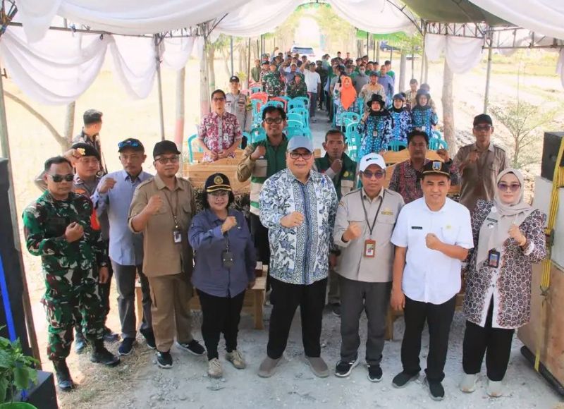 camat-kaliori-dampingi-wakil-bupati-rembang-dalam-gerakan-tanam-bersama-di-desa-mojorembun