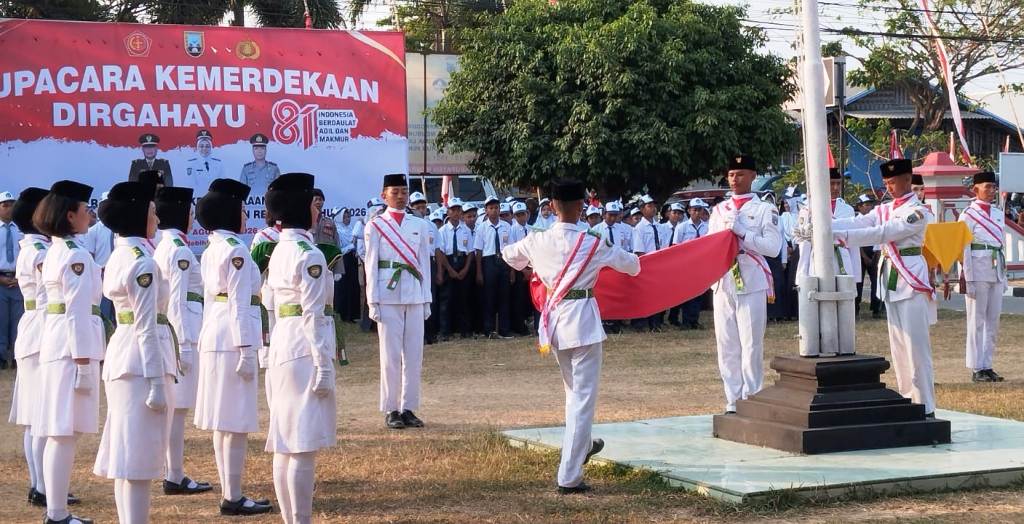 paskibraka-kecamatan-kaliori-sukses-tuntaskan-upacara-penurunan-bendera-hut-ri-ke-81