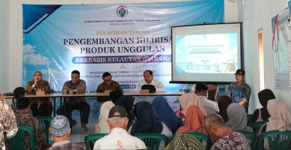 kemendesa-latih-hilirisasi-garam-di-kaliori-camat-dorong-produk-unggulan-desa-berdaya-saing